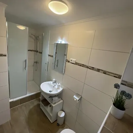 Mueller Zur S-bahn Apartament *